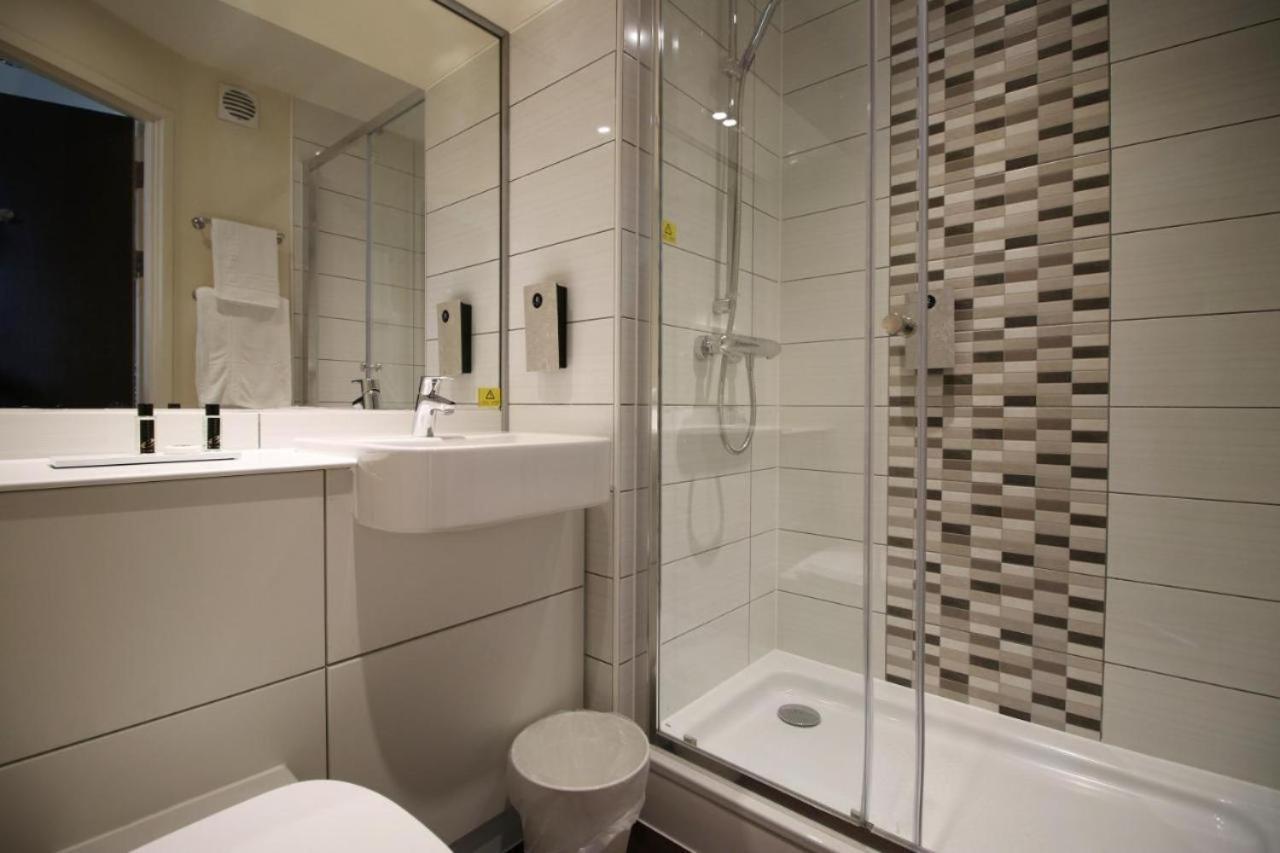 Silurian Hotel Нюпорт Екстериор снимка