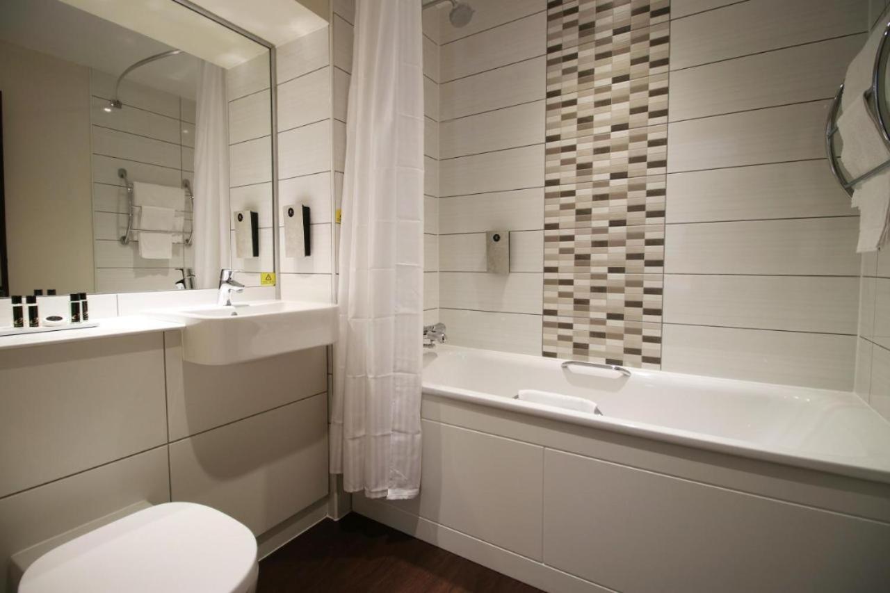 Silurian Hotel Нюпорт Екстериор снимка